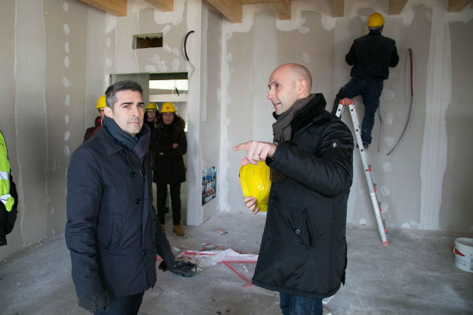 1 12 2015 Pizzarotti Alinovi sopralluogo Scuola Racagni-w