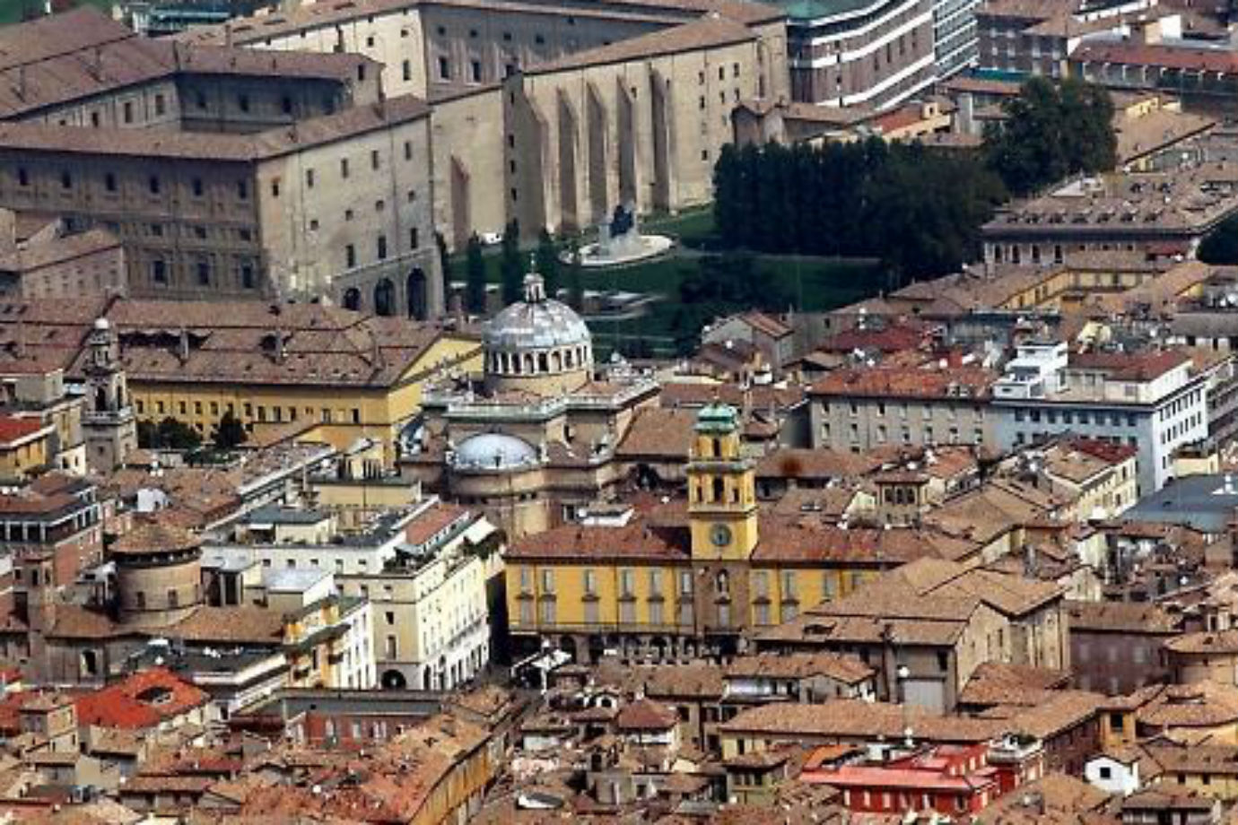 Città Parma Panoramica  w