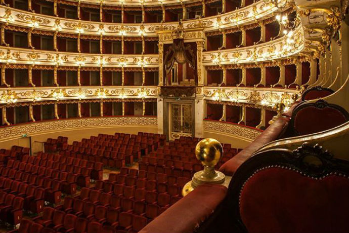 Teatro regio palco w