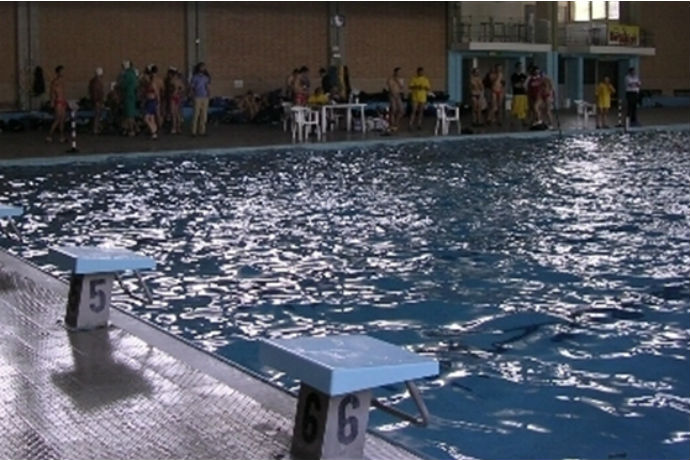 Piscina comunale  w