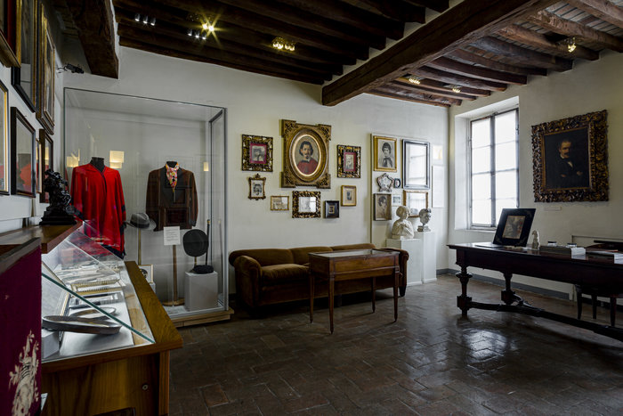 Museo Toscanini_stanza natale.jpg