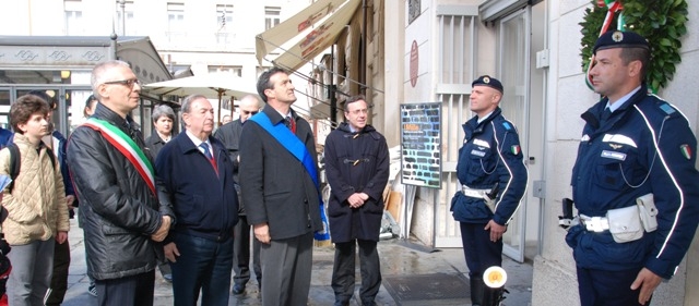 Deposizione corone 24 aprile