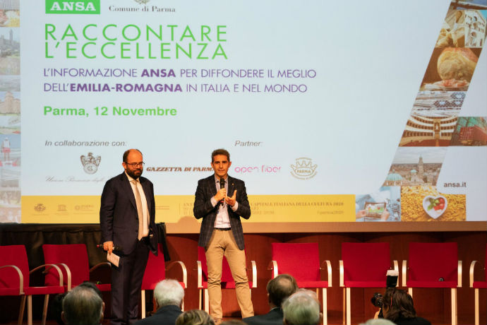 Pizzarotti Guerra convegno Ansa-2 W1.jpg