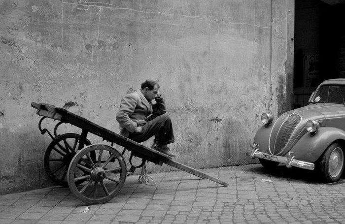 ©arturo_zavattini_roma_nei_dintorni_di_campo_de_fiori_1954