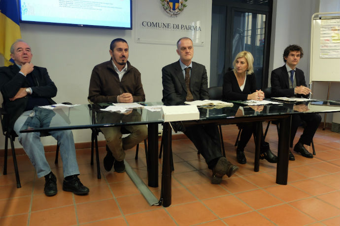 2015 11 26 folli rossi colletta alimentare w
