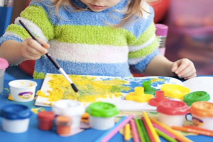 Scuola infanzia bambini w