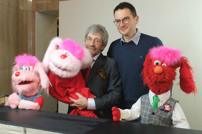 2019 03 26 guerra the artist is present w